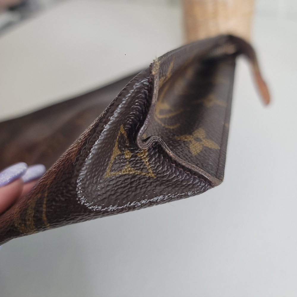 Louis Vuitton Monogram Large Pouch - Picture 6 of 8